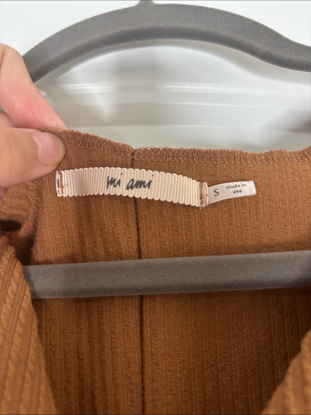 Francesca's Collections Rust Brown Ribbed V-Neck Pullover - Picture 3 of 4